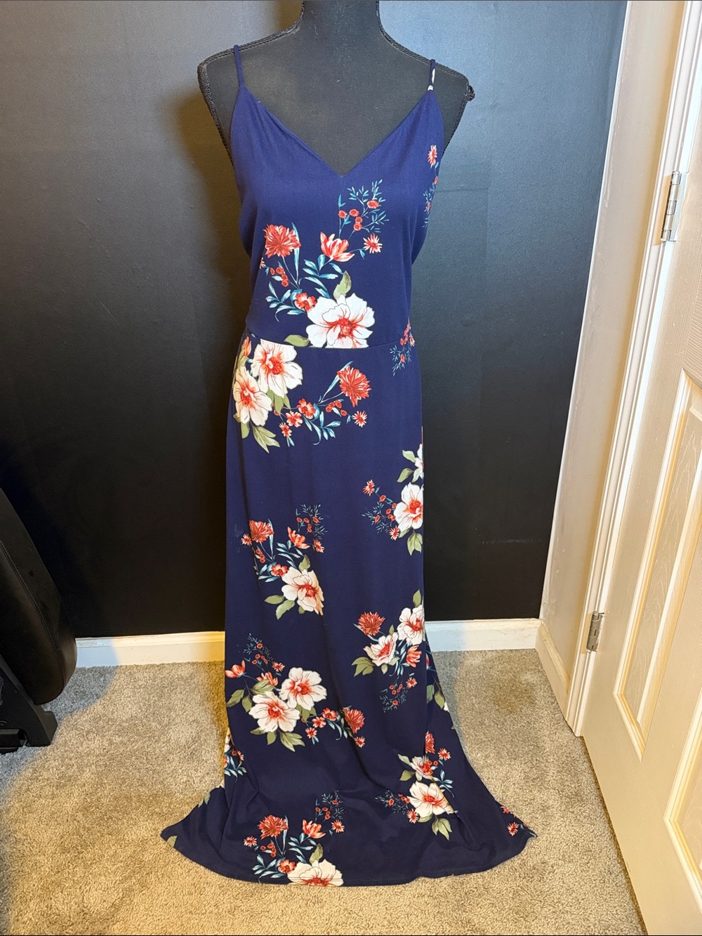 Navy Floral V‑Neck Maxi Dress with Spaghetti Straps Size XL